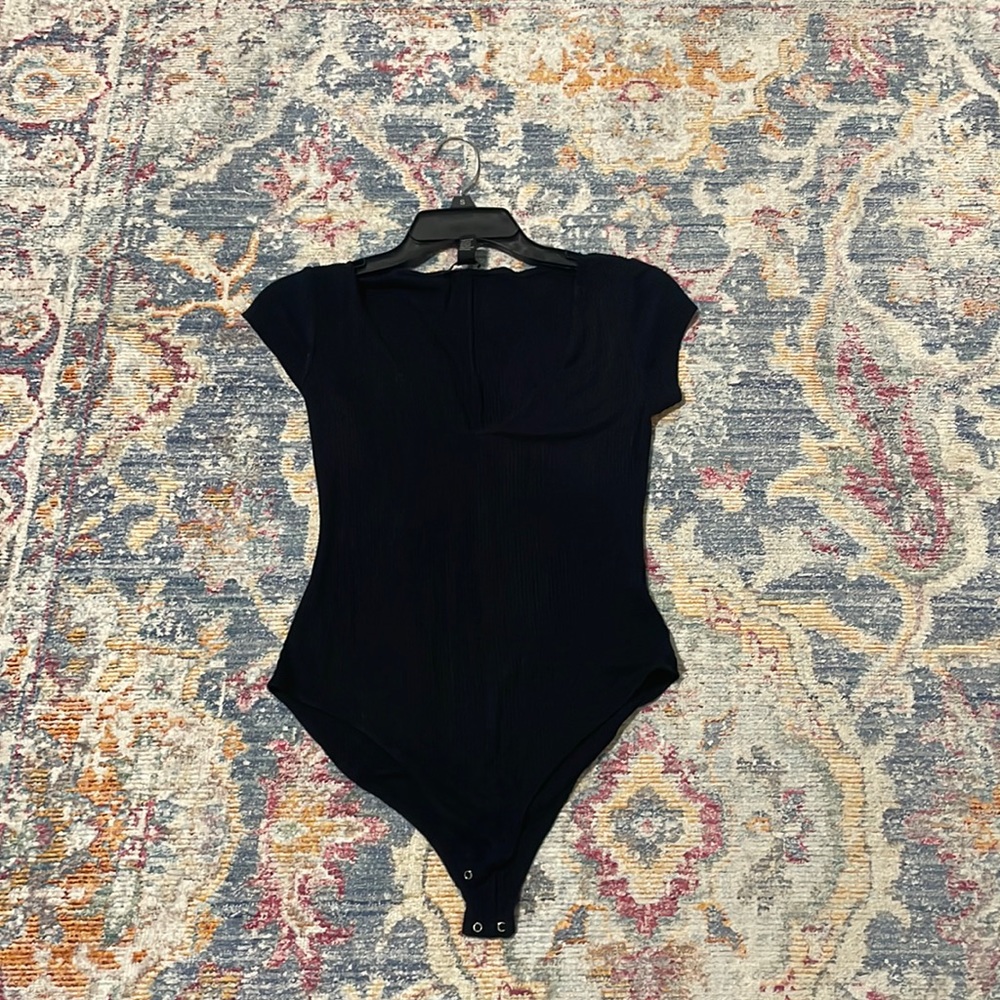 V neck short sleeve body suit